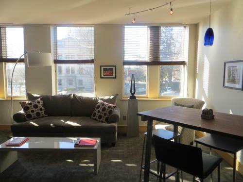 Hotel Suites At 118 - Bloomington