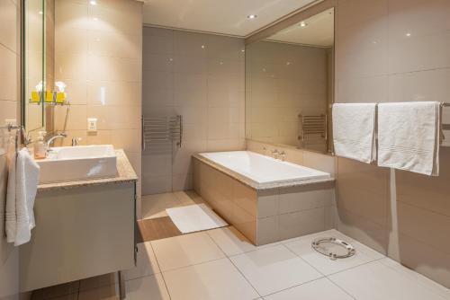 Apartamentos Cape Royale | Whosting