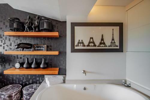Clifton Yolo Spaces - Clifton Beachfront Executive Apartment