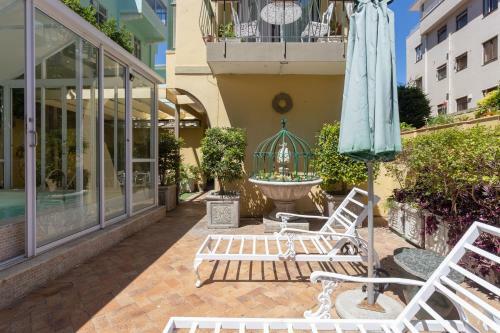 Cosy And Classy Sea Point Apartment