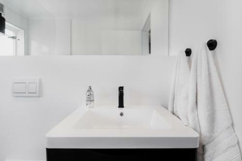 Cosy And Classy Sea Point Apartment