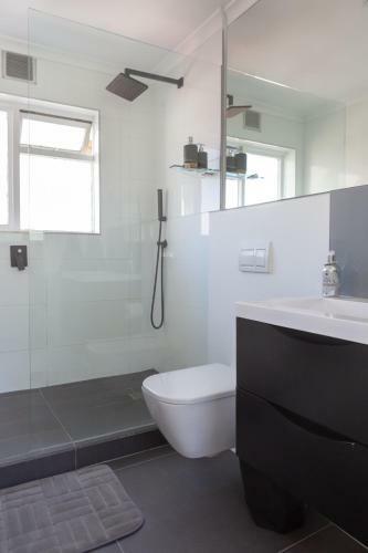 Cosy And Classy Sea Point Apartment