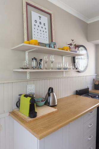 Cosy And Classy Sea Point Apartment