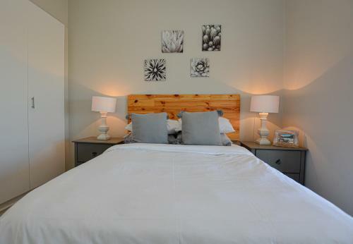Beautiful Big Bay Apartment In Beach Club