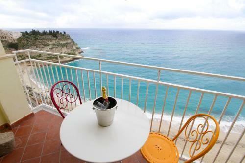 Isola Bella Sea-view Apartment