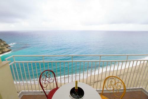 Isola Bella Sea-view Apartment