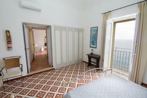 Isola Bella Sea-view Apartment
