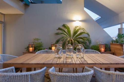 Dolphin Beach Luxury Apartment By Stadtgold