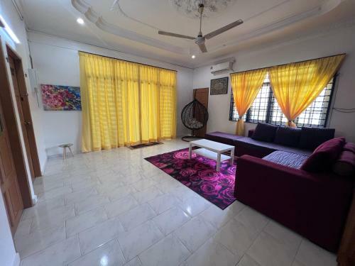 Double Kay Homestay Manjung (Swimming Pool)