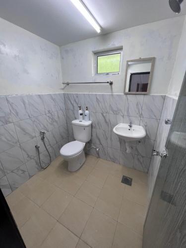 Double Kay Homestay Manjung (Swimming Pool)