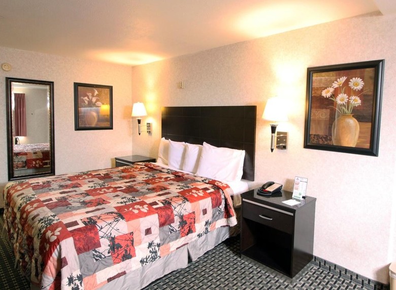 Hotel Sunburst Spa & Suites Motel