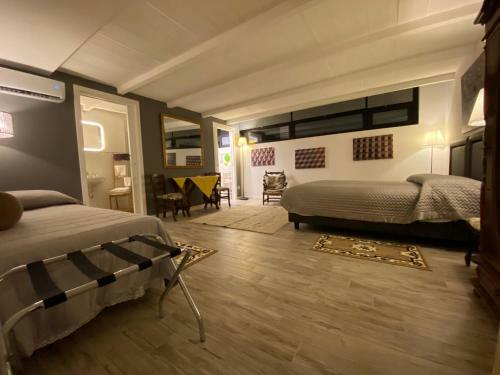 Bed & Breakfast Lenzi?s Bottega And Gallery Suites
