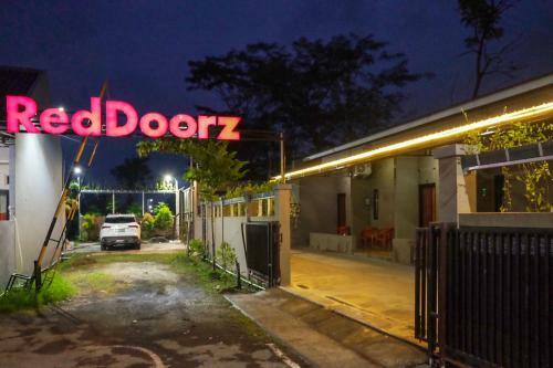 Hotel Reddoorz Syariah Near Exit Tol Pemalang Comal 2