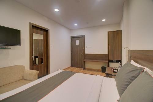 Collection O 247 Hotel Rosewood Arya Nagar