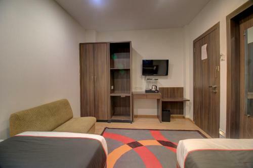 Collection O 247 Hotel Rosewood Arya Nagar