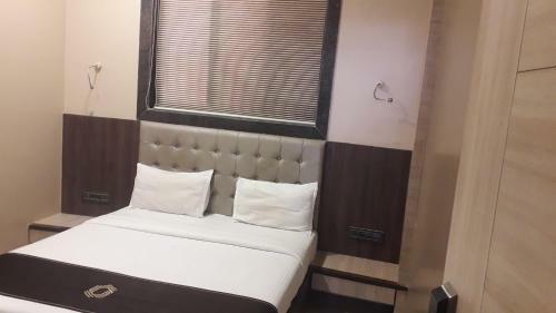 Hotel Shine Hospitality Crown