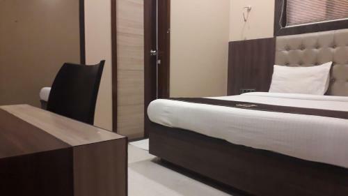 Hotel Shine Hospitality Crown