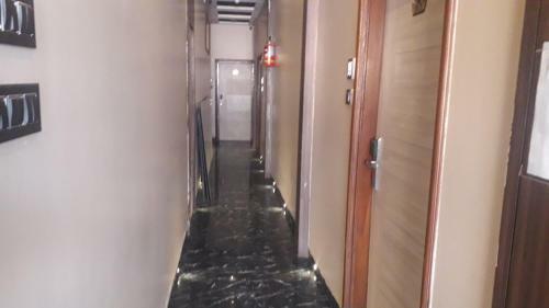 Hotel Shine Hospitality Crown