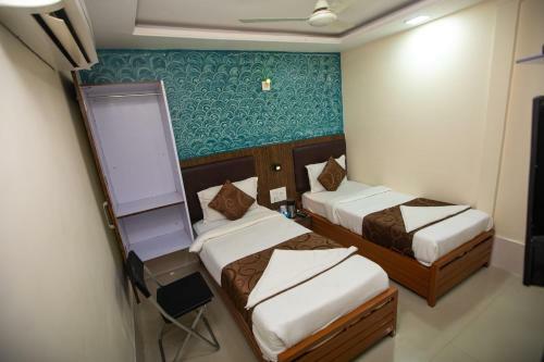 Hotel J D Residency