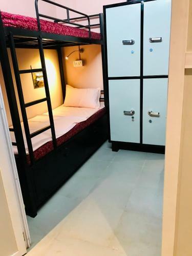 Oorjaa Girls Hostel For Girls Only
