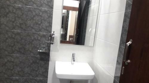 Hotel Shine Hospitality Empire