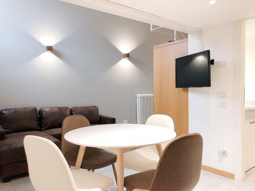The Bright Nest Apartments