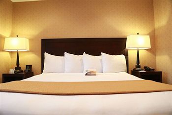 Hotel Quality Inn And Suites