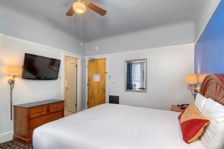 Monarch Hotel