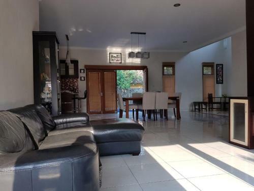 Pesona Air - Villa And Private Pool