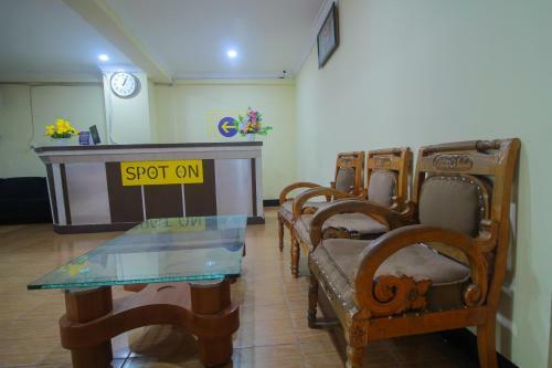 Hotel Spot On 2305 Andys Nur Penginapan