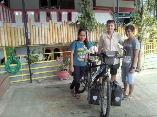 Hostal Dasi Guesthouse