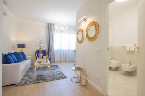 Crys: Apartments, Holiday, Business, Blu