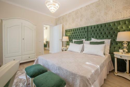 Crys: Apartments, Holiday, Business, Verde