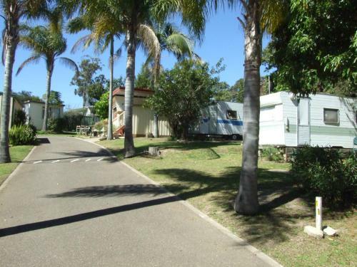 Shady Willows Holiday Park & Batemans Bay Yha