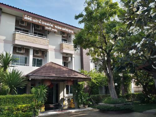 Hotel The Aree Grand Apartment