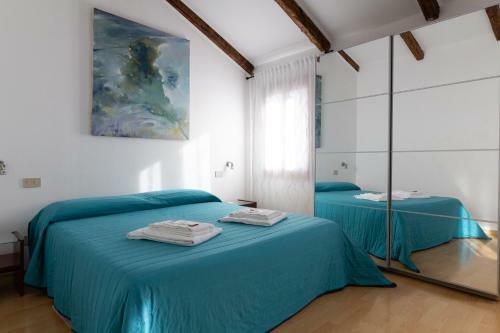 Hostal Veneziacentopercento Rooms