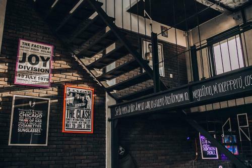 Rock N' Roll Villa