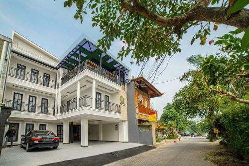 Hotel Tree Homestay Redpartner