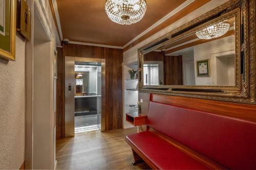 Tiptop Hotel Burgschmiet Garni