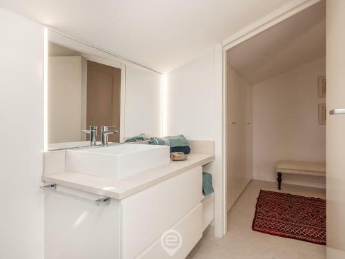 Panoramic Seaview Apartment - Near The Beach
