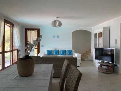 Villa Acquamarina Semi Detached Villa With Private Pool And Wifi