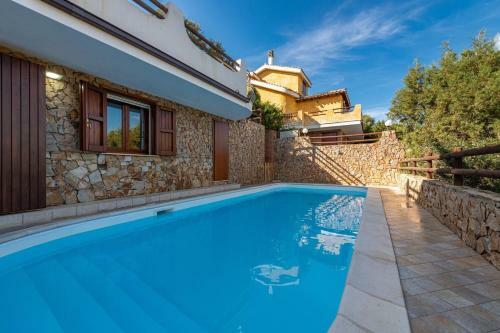 Villa Acquamarina Semi Detached Villa With Private Pool And Wifi