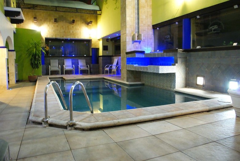 Hotel Suites Flamboyanes