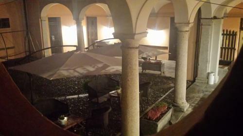 Hostal Archi E Colonne