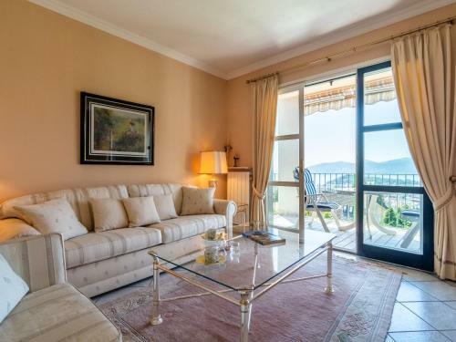 Luxurious Holiday Home In Verbania With Balcony