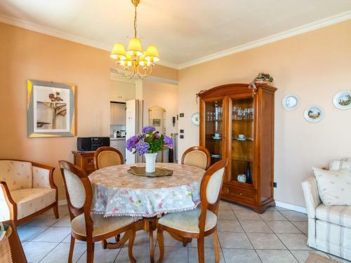 Luxurious Holiday Home In Verbania With Balcony