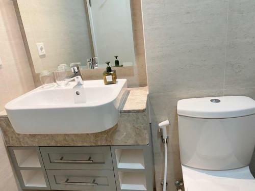 Cozy Stay @ Gold Coast Pik Sea View Apartment