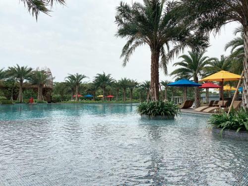Cozy Stay @ Gold Coast Pik Sea View Apartment