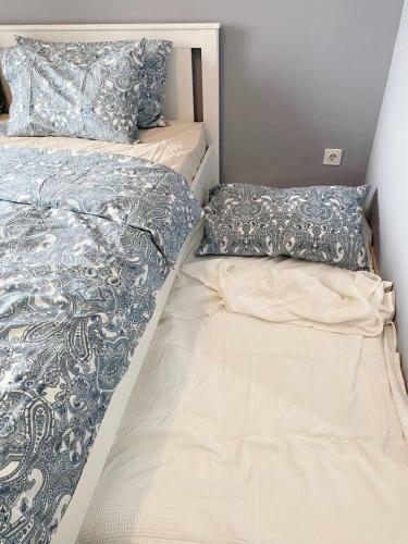 Cozy Stay @ Gold Coast Pik Sea View Apartment