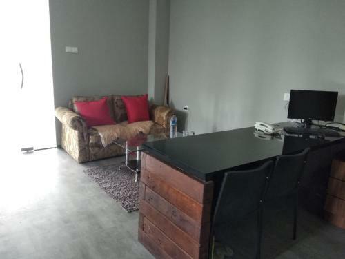 Hostal Reddoorz Plus Near Radio Dalam 3